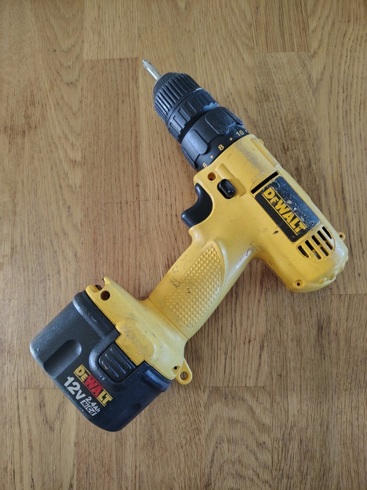 DeWalt 12V Accuboormachine met Accu, Gebruikt, Variabele snelheid, Ophalen of Verzenden, Boor- en Schroefmachine