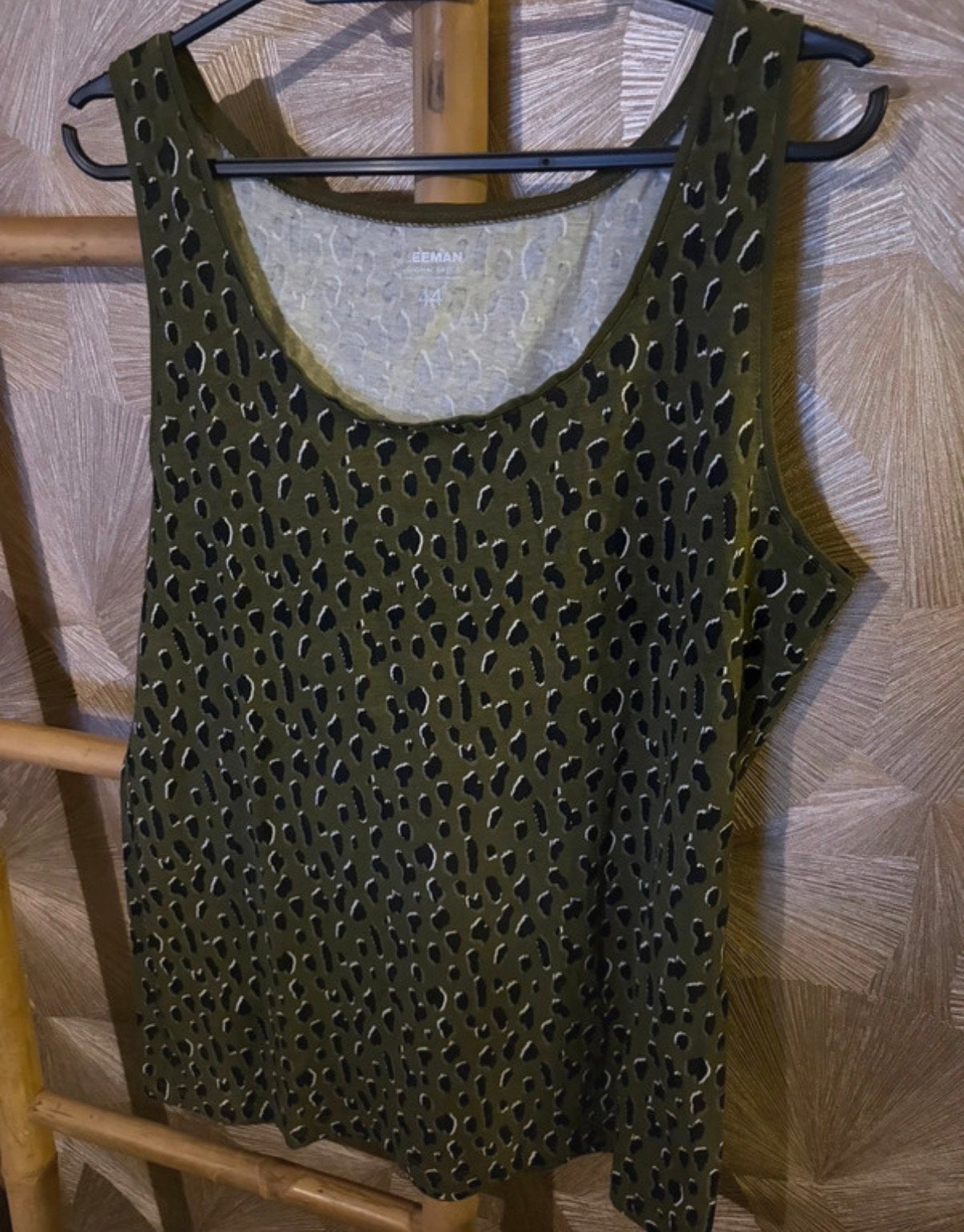 Dames hempje maat 42/44 van Zeeman, Kleding | Dames, Tops, Maat 42/44 (L), Ophalen of Verzenden, Zonder mouw, Gedragen
