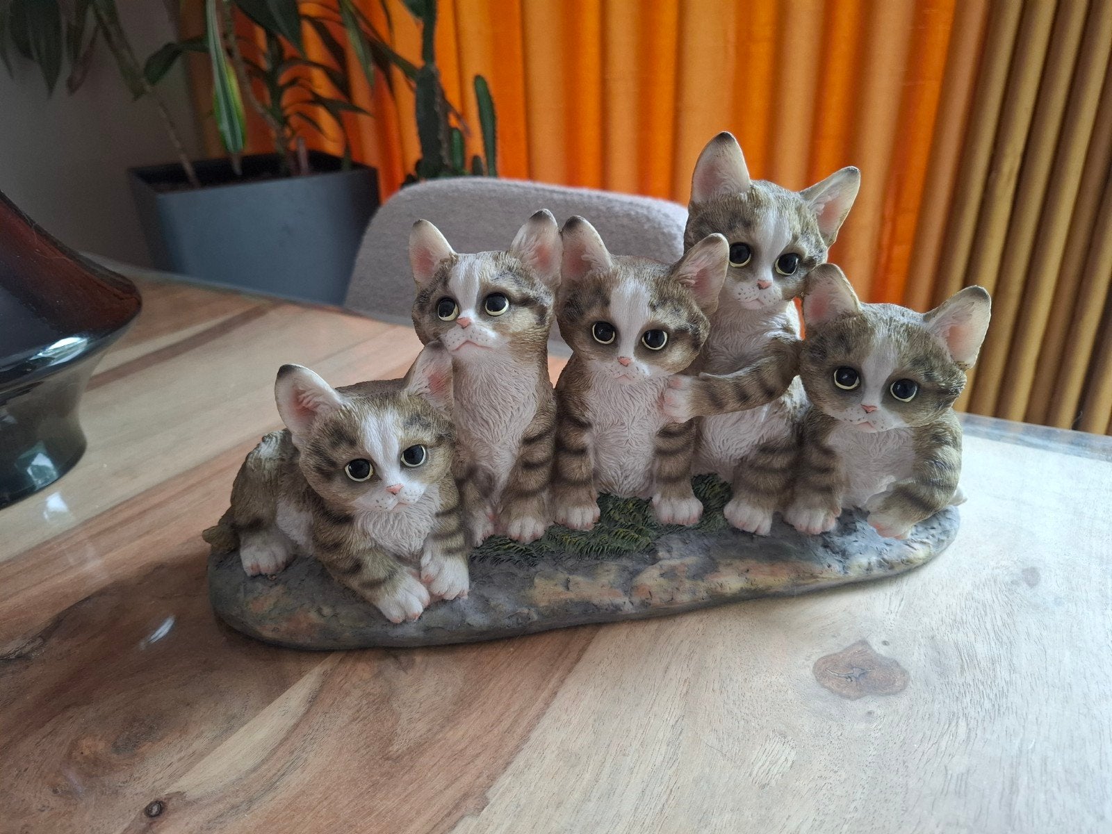 Schattig kattenbeeldje: vijf kittens op een rij, Ophalen of Verzenden, Zo goed als nieuw, Dier
