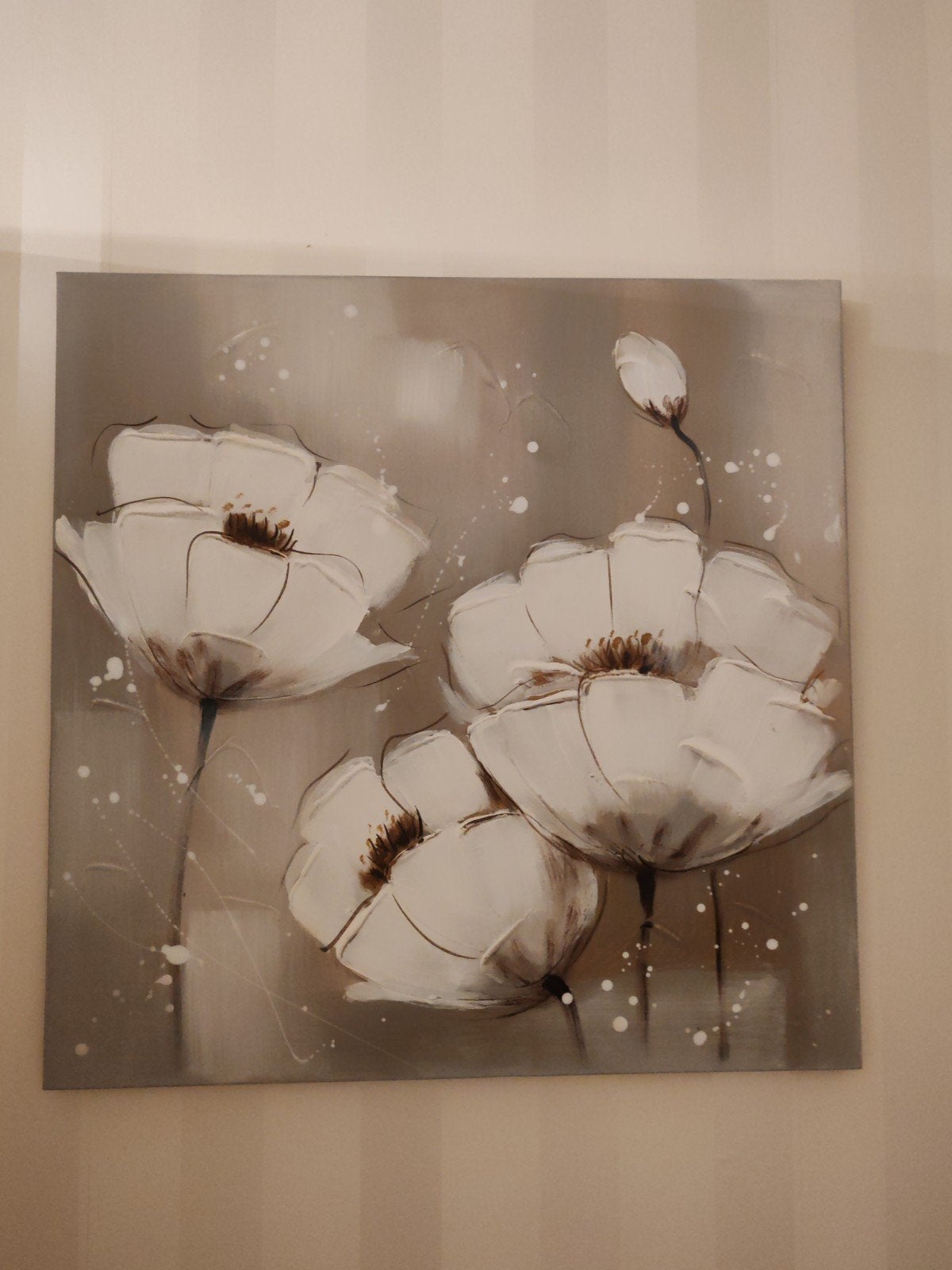 Modern schilderij met witte bloemen op grijs canvas 60x60, Ophalen