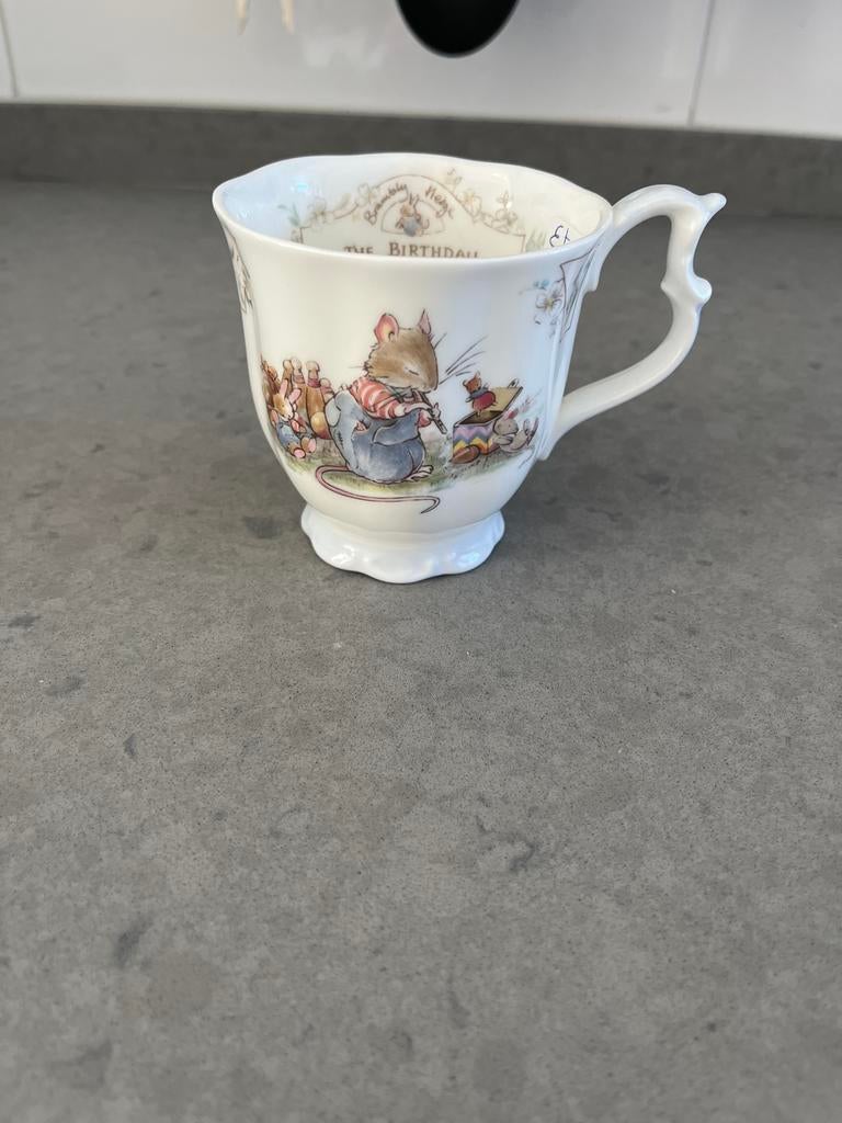 Royal Doulton Beker 'The Birthday' - Brambly Hedge Collectie, Overige typen, Ophalen of Verzenden, Zo goed als nieuw, Overige stijlen