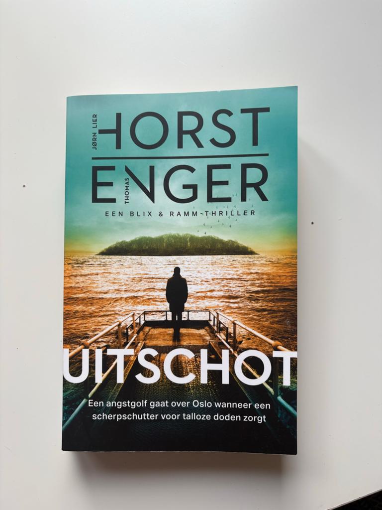 Uitschot - Jørn Lier Horst & Thomas Enger (Blix & Ramm), Boeken, Ophalen of Verzenden, Zo goed als nieuw, Scandinavië