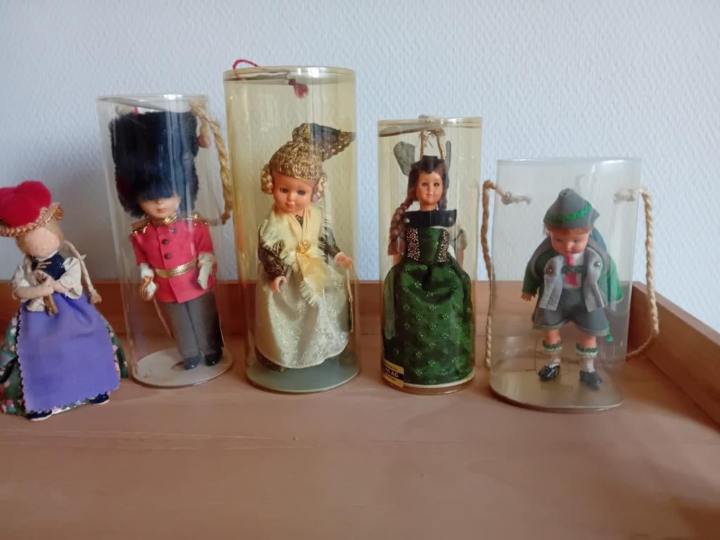 5 Klederdracht poppetjes, Ophalen of Verzenden, Zo goed als nieuw