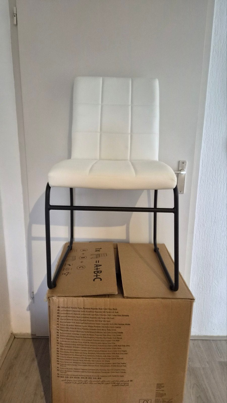2 Nieuwe Moderne Eetkamerstoelen Wit/Zwart, Huis en Inrichting, Stoelen, Ophalen, Nieuw, Wit