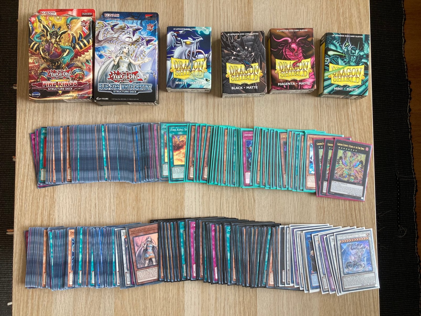 3x yugioh fire kings deck / 3x yugioh blue eyes deck, Hobby en Vrije tijd, Verzamelkaartspellen | Yu-gi-Oh!, Ophalen of Verzenden