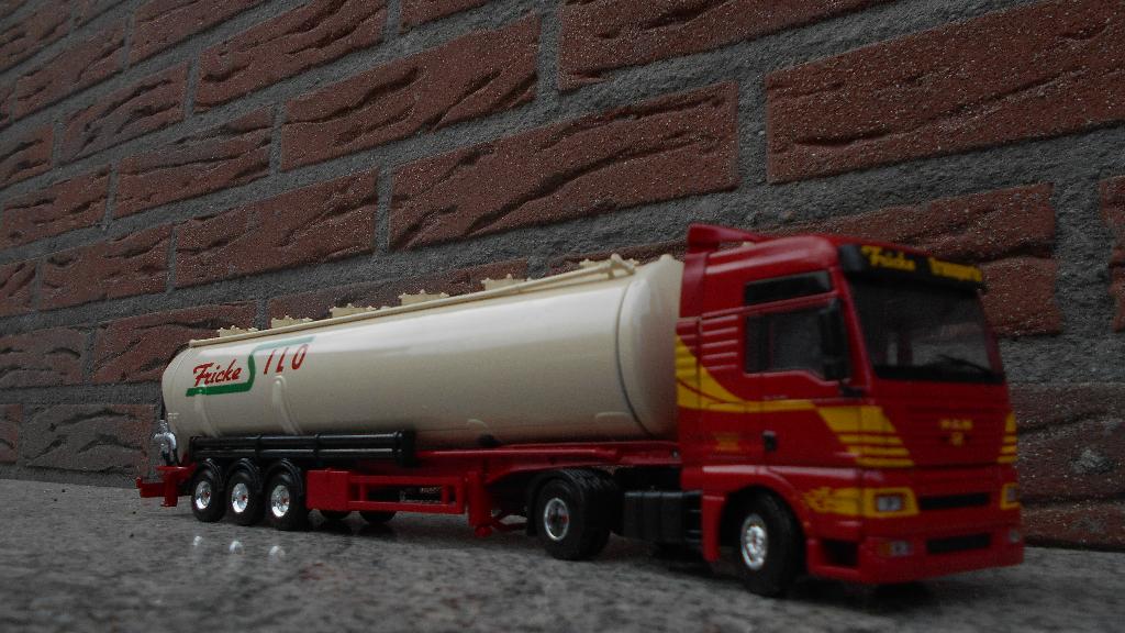 MAN TGA Fricke Transporte Silo Lion toys 1/50, Hobby en Vrije tijd, Modelauto's | 1:50, Ophalen of Verzenden, Zo goed als nieuw