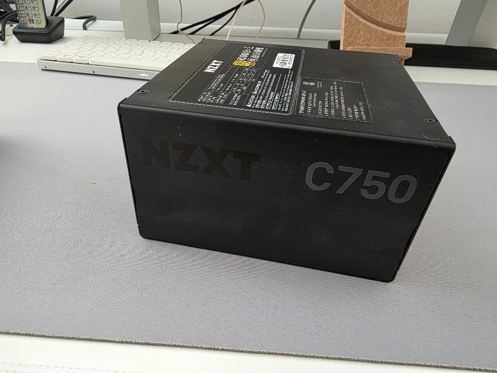 NZXT C750 750W Gold voeding incl. kabels, Computers en Software, Ophalen of Verzenden, Gebruikt
