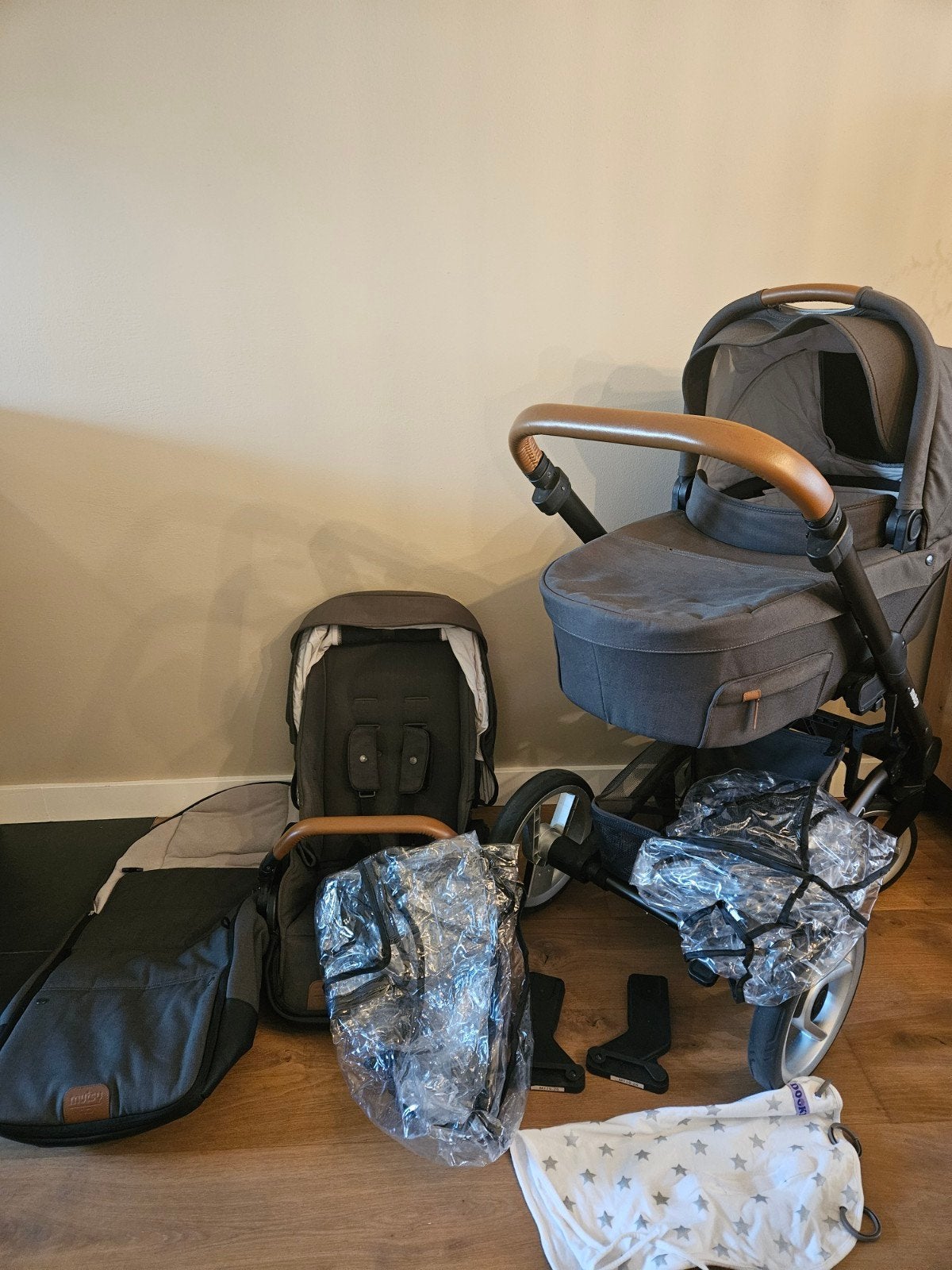 Complete Mutsy Nio kinderwagen, Ophalen, Zo goed als nieuw, Mutsy, Verstelbare duwstang