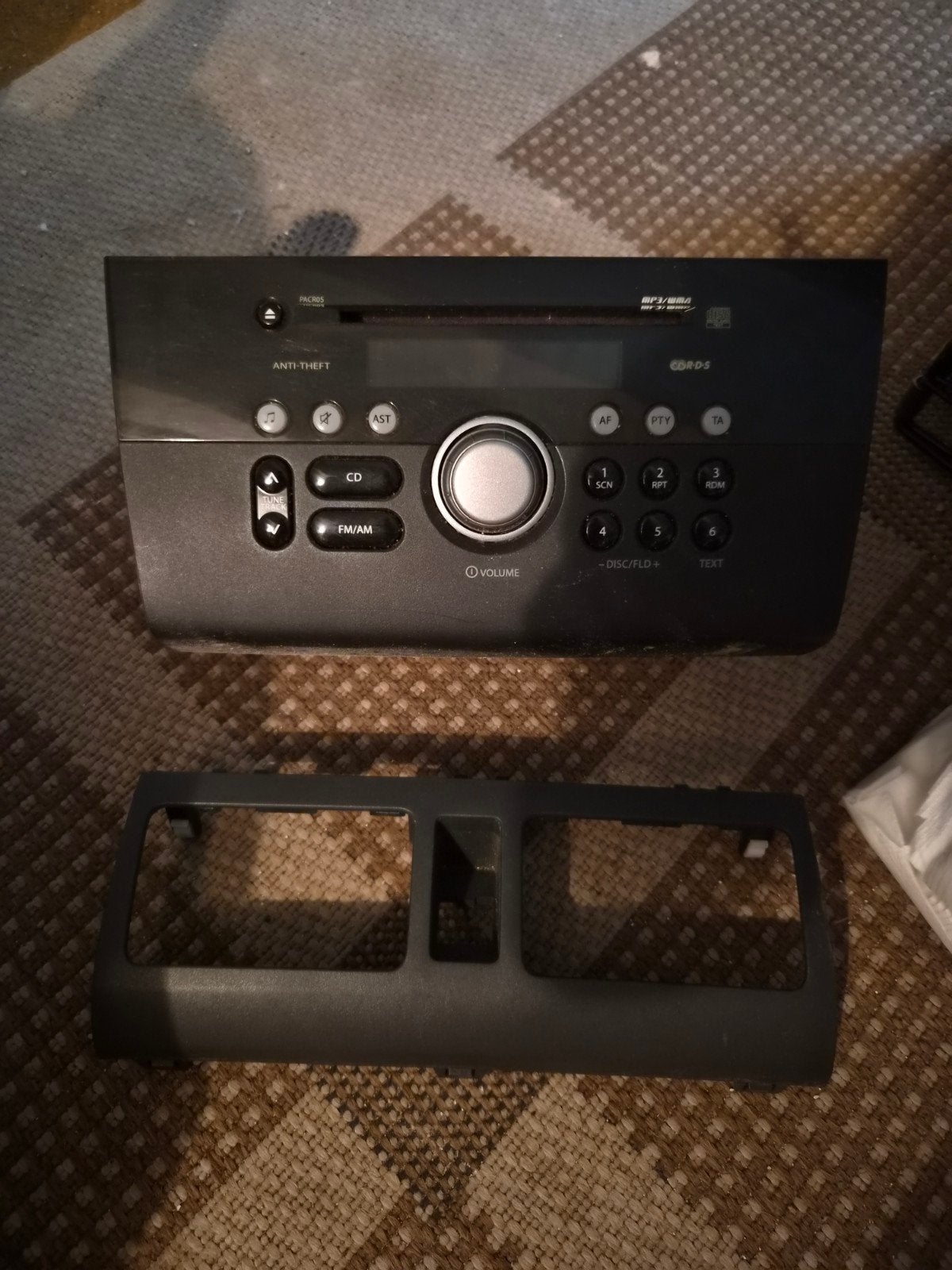 Suzuki Swift Radio CD-speler met frame, Ophalen, Gebruikt