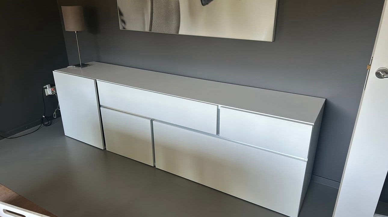 Prachtig wit dressoir, Ophalen, Met deur(en), Zo goed als nieuw, 200 cm of meer
