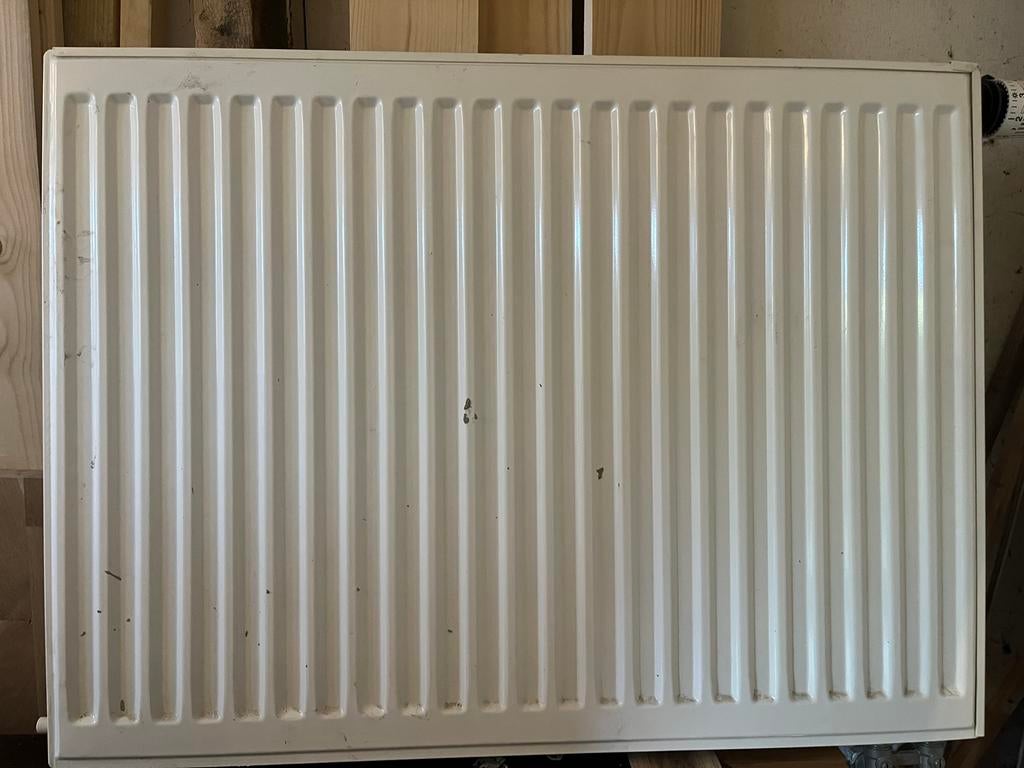 Radiator met thermostaatknop en isolatie, Doe-het-zelf en Verbouw, Verwarming en Radiatoren, Ophalen, 30 tot 80 cm, Radiator, 60 tot 150 cm