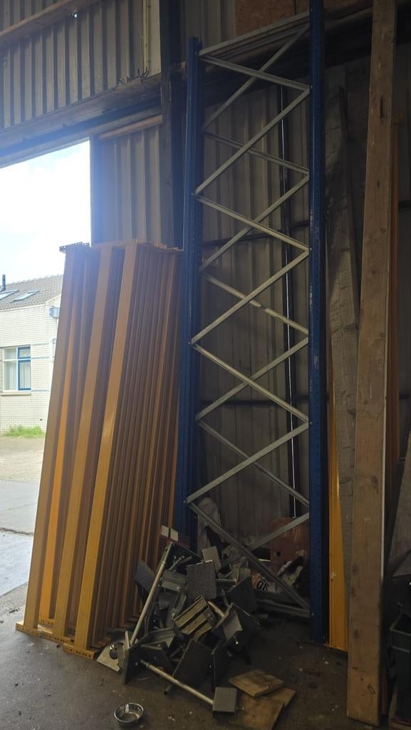 Pallet / Boot stellingen *GOEDKOOPSTE VAN MARKTPLAATS*, Ophalen