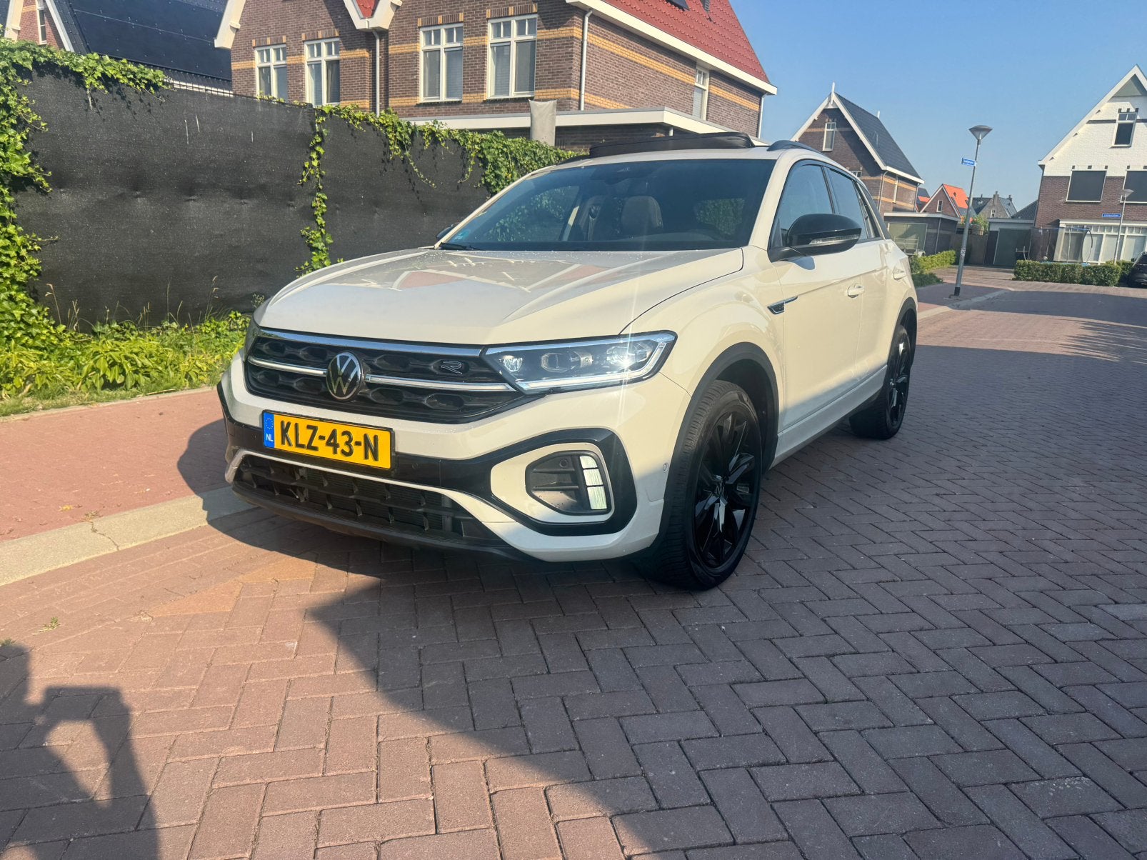 Volkwagen T-Roc 1.5 3xR-line Pano Beats Keyless Cam Black P, Auto's, Automaat, 150 pk, Lichtsensor, Bedrijf