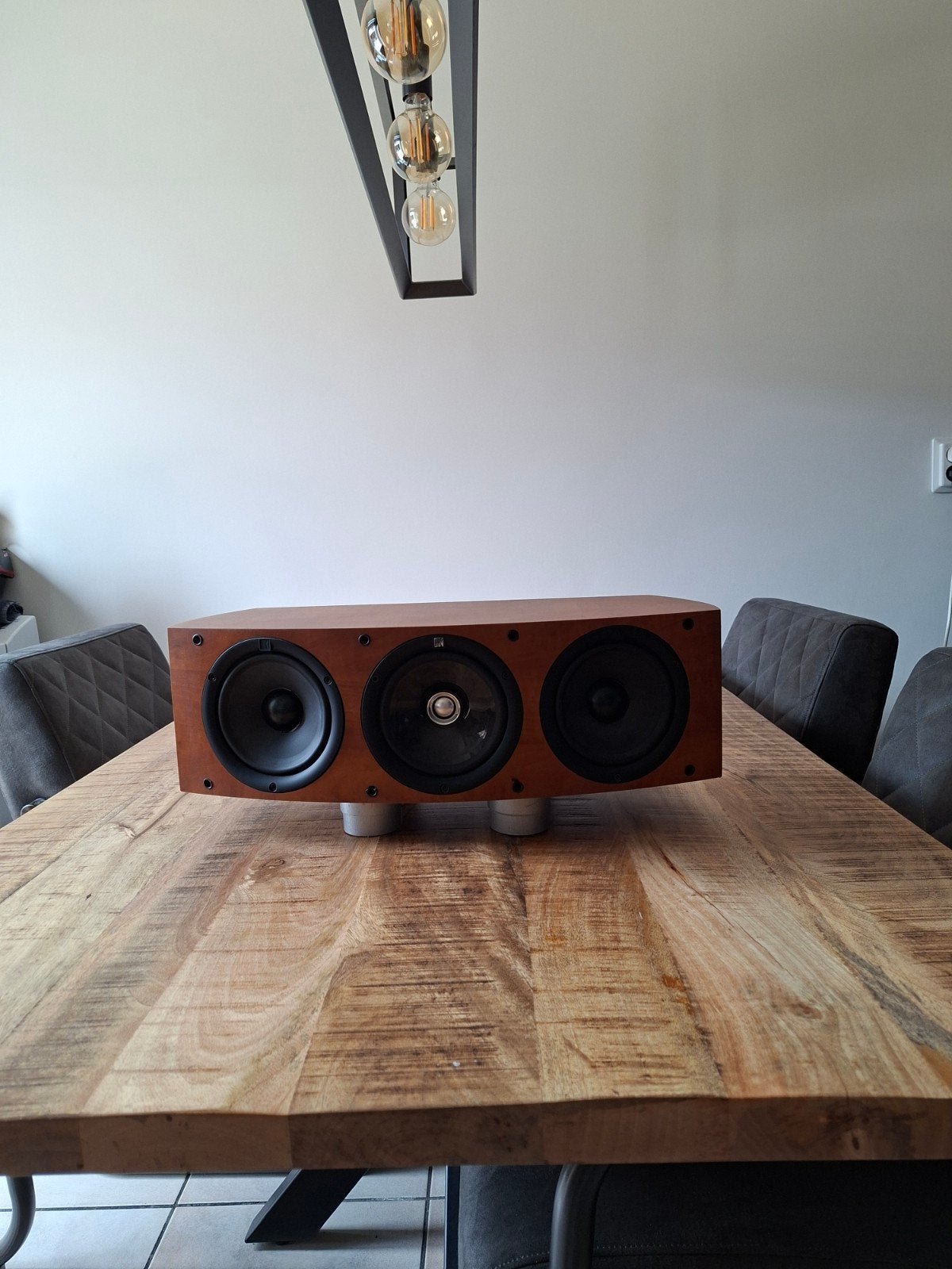KEF Q10c Center Speaker 150W - Zo goed als nieuw, Audio, Tv en Foto, Luidsprekers, Ophalen of Verzenden