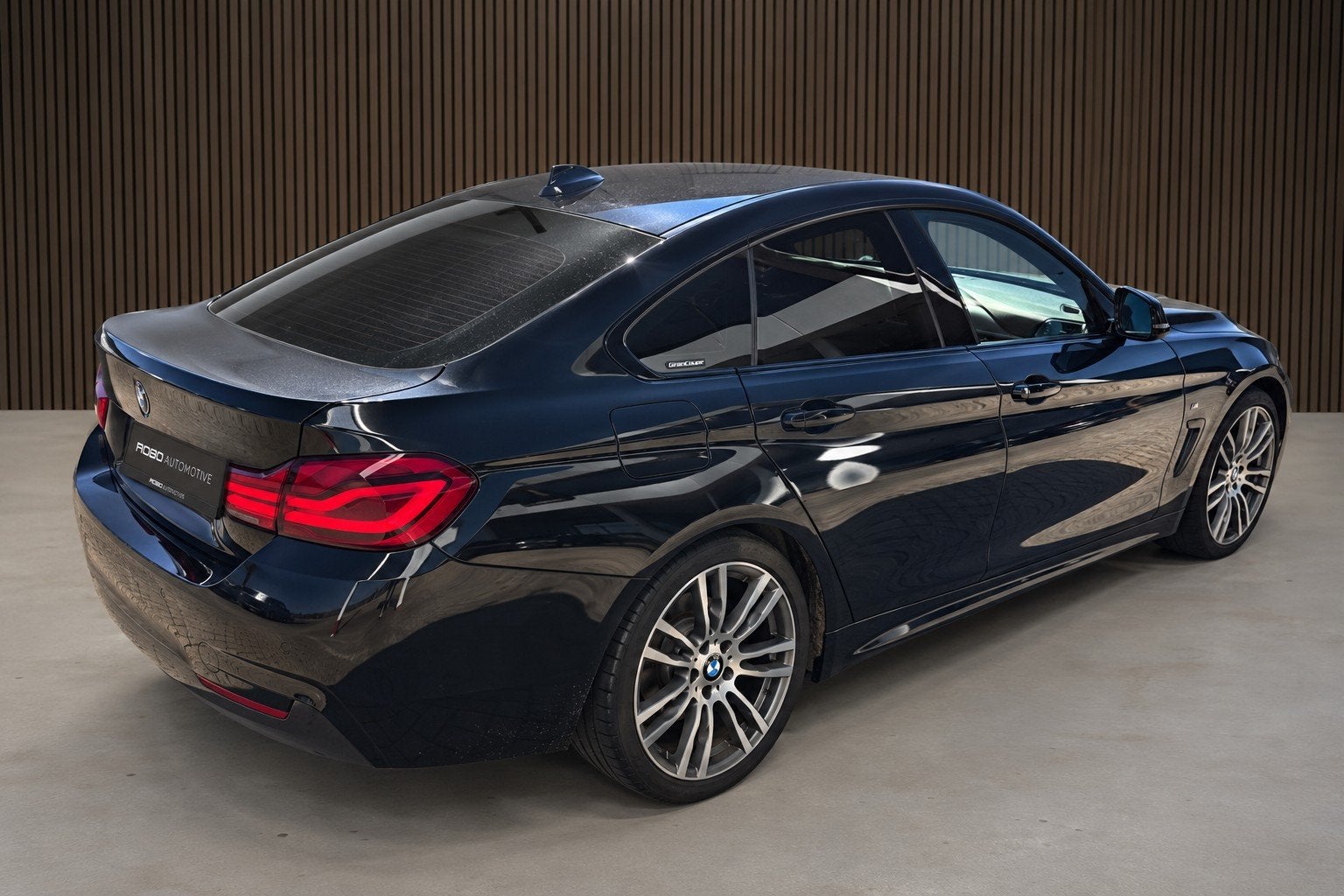 BMW 4 Serie Gran Coupé 418i High Executive M Sport | Stoelv, Auto's, Automaat, Gebruikt, Euro 6, Zwart