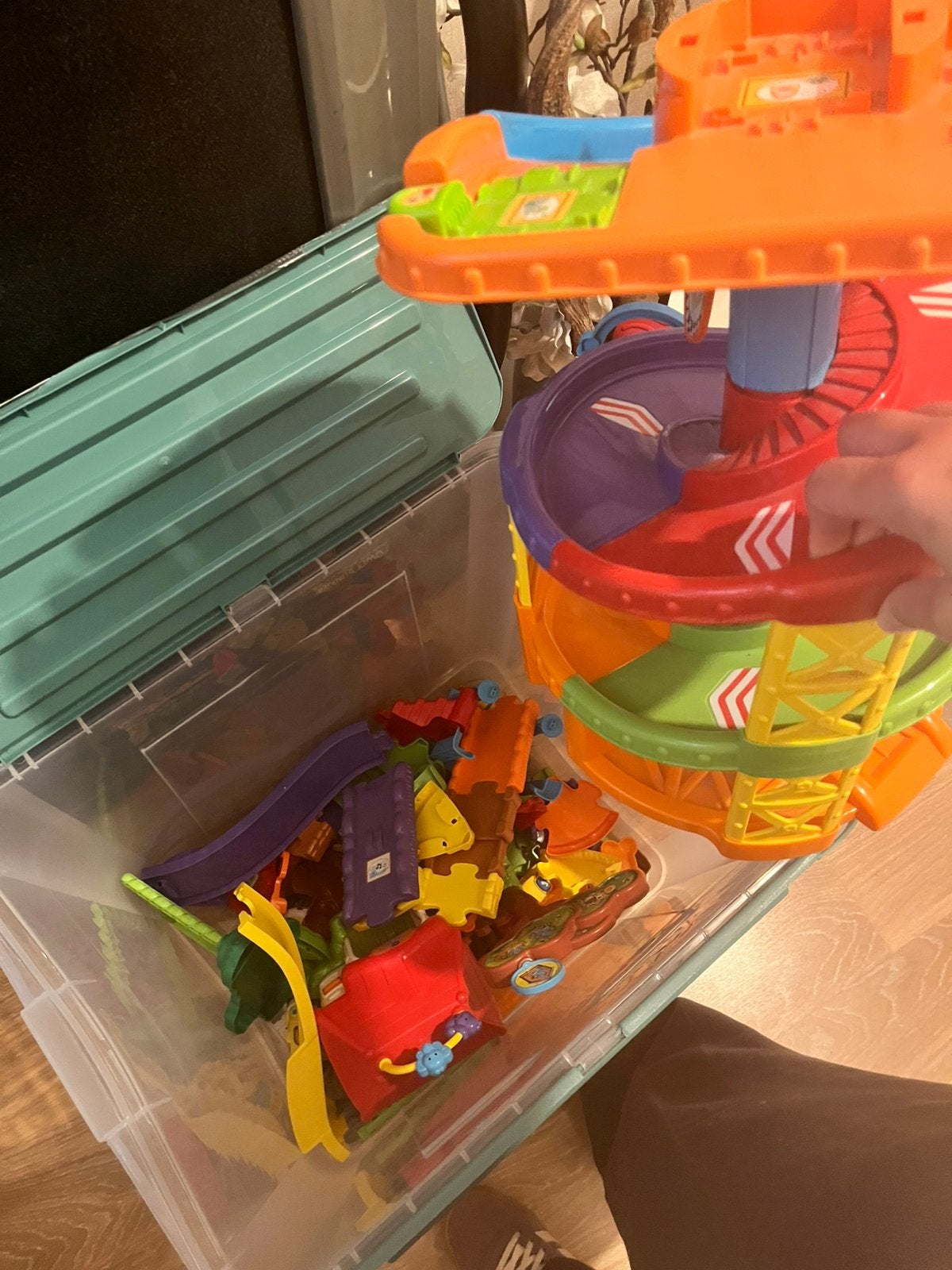 Toet toet parkeergarage + vtech hondenhok+ auto’s, Ophalen, Gebruikt, Handmatig, Overige merken