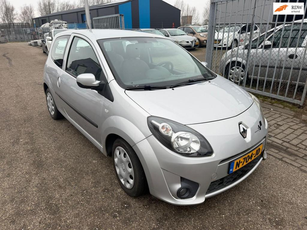 Renault Twingo 1.2-16V Dynamique l Automaat defect, Auto's, Renault, Gebruikt, 31 €/maand, 4 cilinders, 4 stoelen
