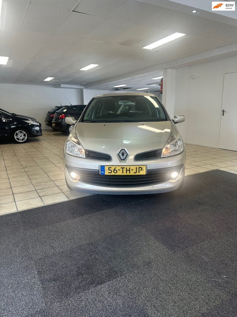 Renault Clio 1.6-16V PrivilègeAUTOMAAT,Airco, 535 kg, Gebruikt, 4 cilinders, Beige