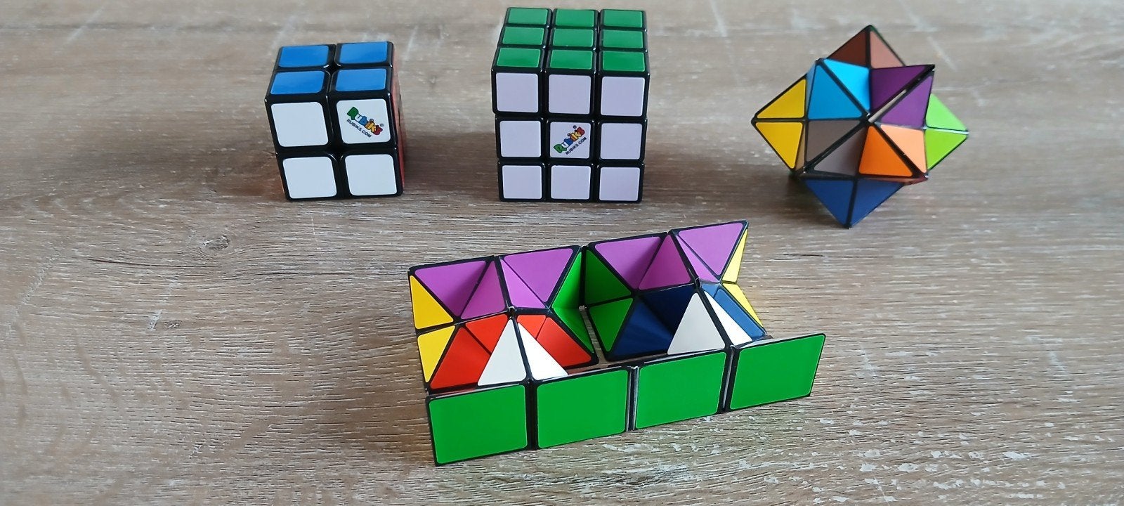 Rubik's kubus 2 x 2 en 3 x 3 en 2 magic cube magische star, Hobby en Vrije tijd, Denksport en Puzzels, Ophalen of Verzenden, Zo goed als nieuw