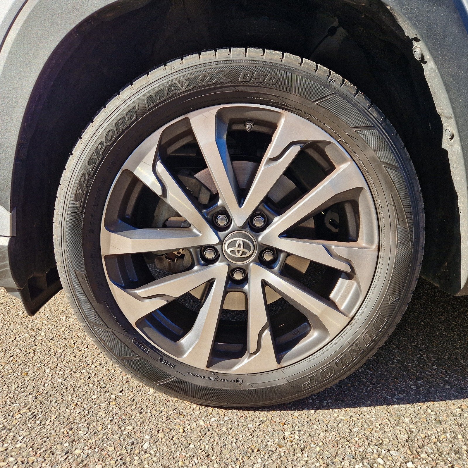 4 Dunlop zomerbanden 225-50-R18, Ophalen