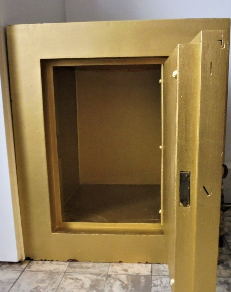 Gouden tabernakel kluis / sacramentshuis met kelk bladgoud, Ophalen