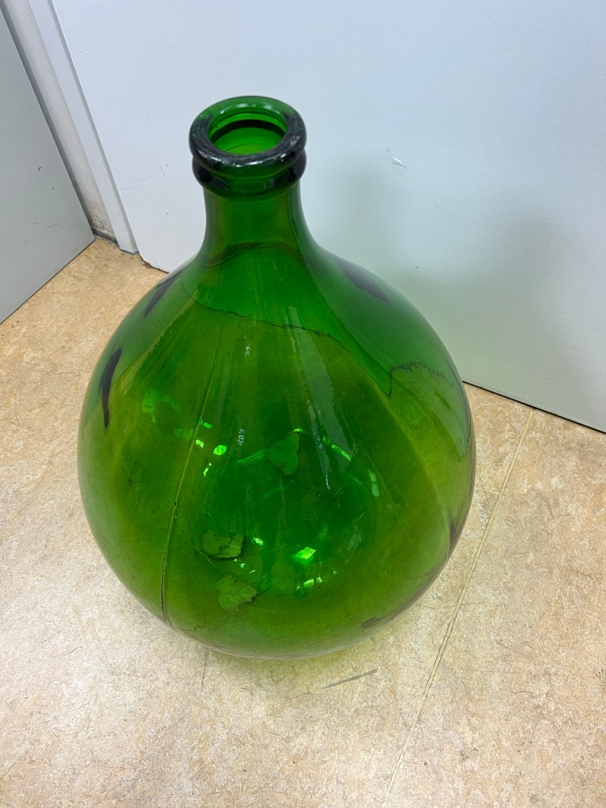 Grote groene glazen fles, 54 liter, 70 cm hoog - Sittard, Ophalen of Verzenden