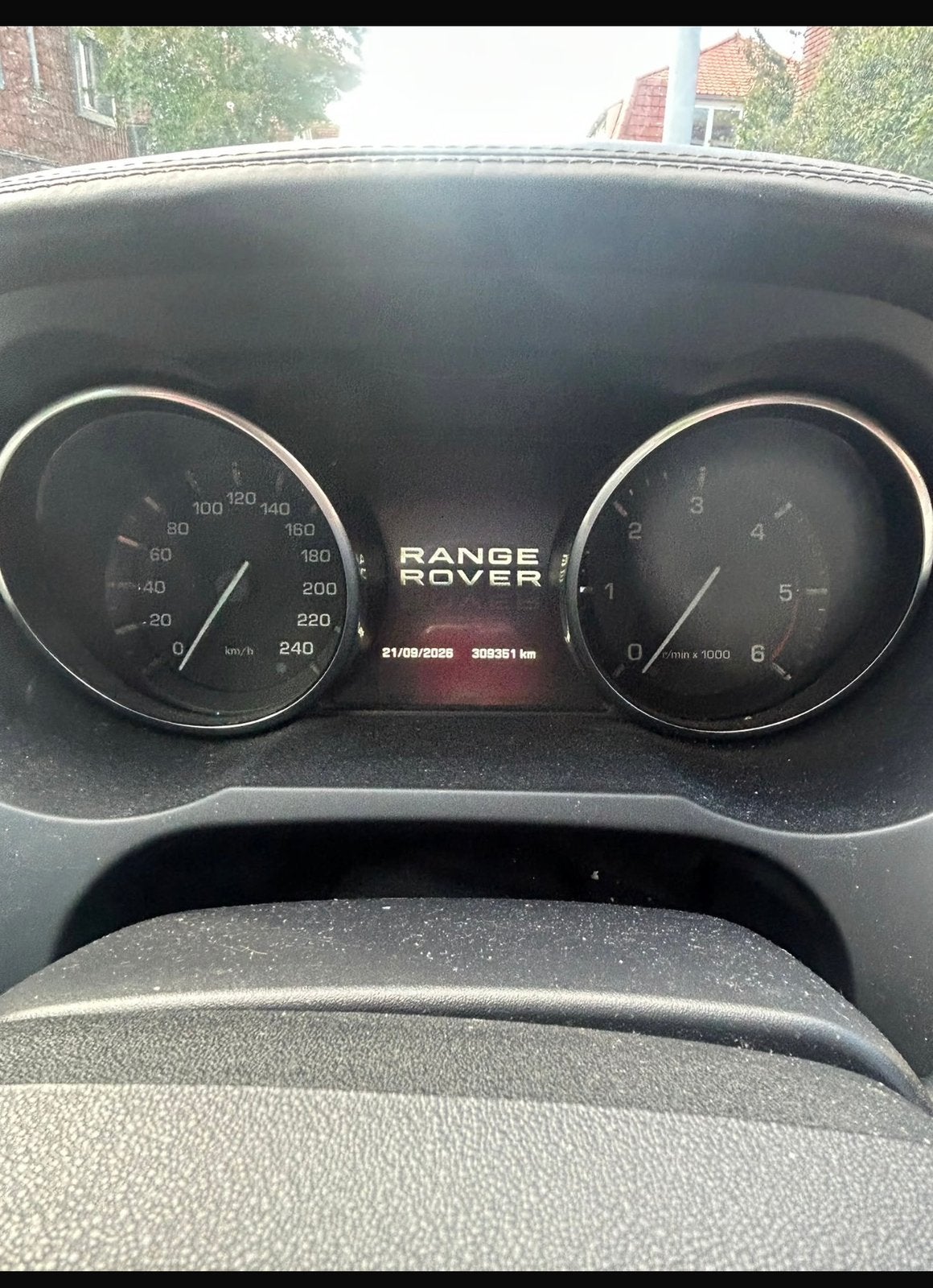 Land Rover Range Rover Evoque SD4 4WD AUT 2012 Wit, Auto's, Automaat, 15 km/l, 1800 kg, 1650 kg