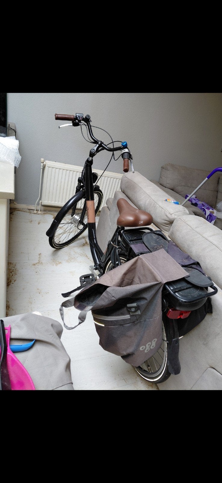 Electrische dames fiets merk mobion moet nu weg, Fietsen en Brommers, Ophalen, Gebruikt, 30 tot 50 km per accu, Overige merken