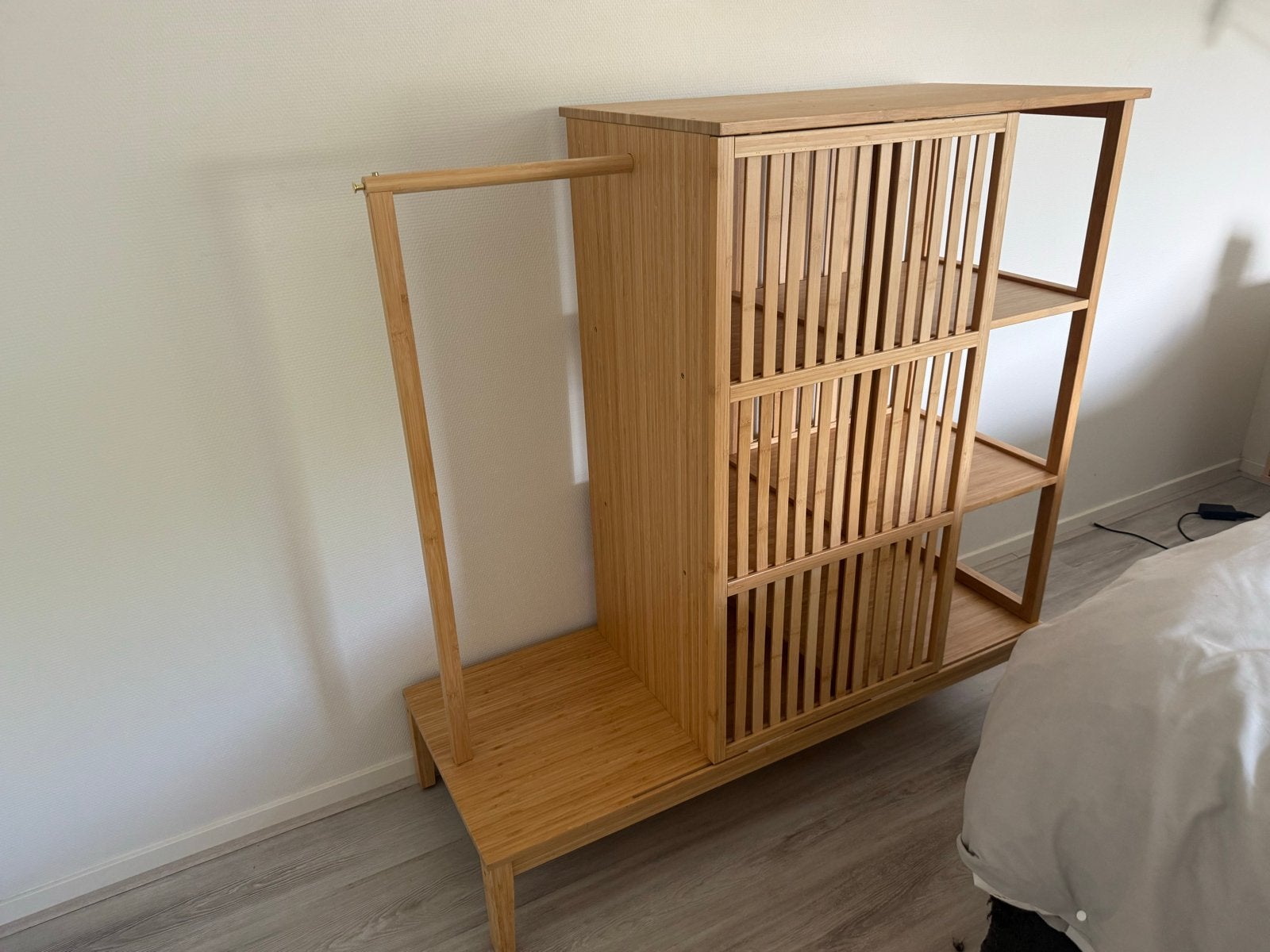 Vintage bamboe kledingkast, Huis en Inrichting, Kasten | Kledingkasten, Ophalen, 100 tot 150 cm, Vintage, Zo goed als nieuw