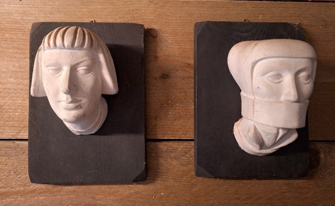 Set van 2 Gipsen Hoofden - Religieus, Antiek en Kunst, Ophalen, Minder dan 20 cm, Gips, Wanddecoratie