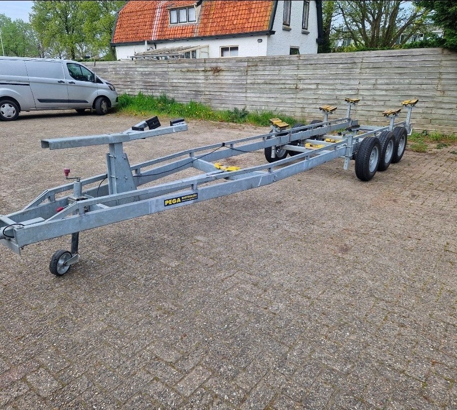 Pega stallingtrailer 4000KG laden  800CM !!!