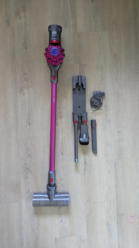 Dyson V7 Motorhead+ (defecte accu) met accessoires, Witgoed en Apparatuur, Stofzuigers, Ophalen