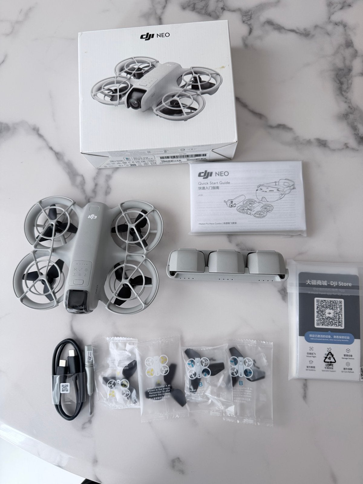 Dji Neo drone - Zo goed als nieuw met 3 accu's en 4 fans, Cameradrone, Extra accu('s), Zo goed als nieuw, 1 tot 5 kilometer