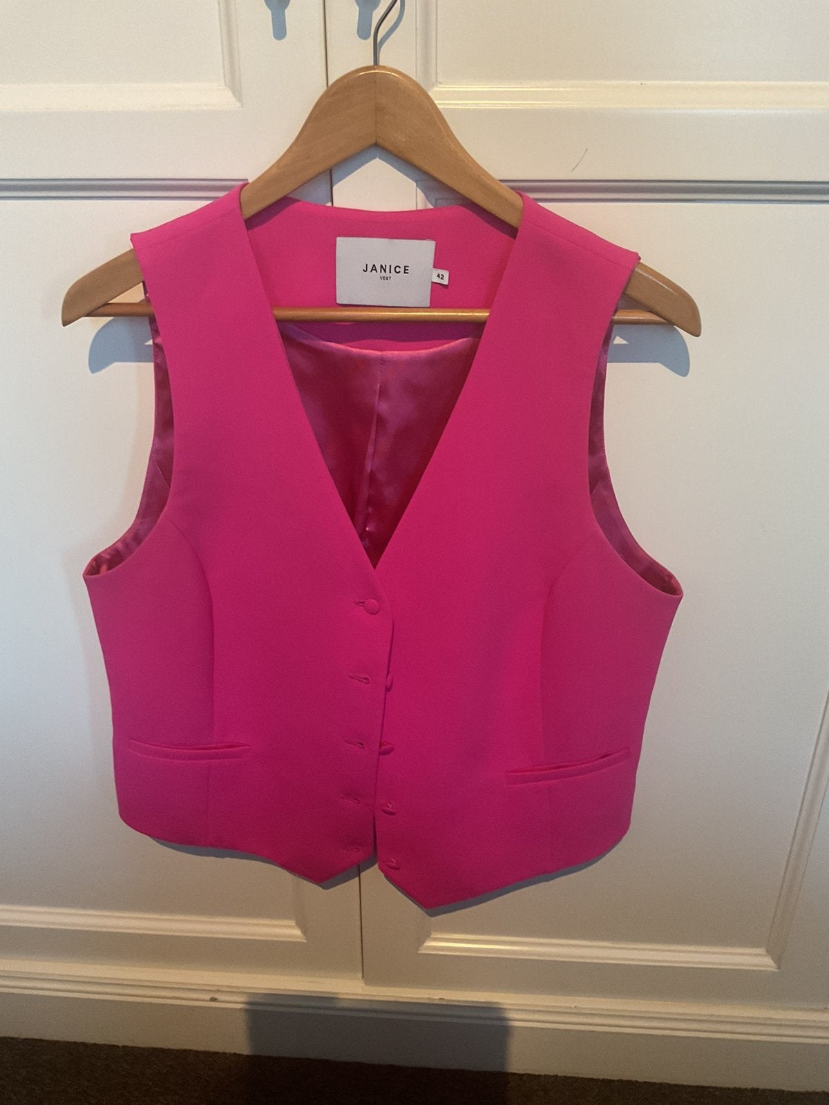 Janice Felroze gilet maat 42 nieuw, Maat 42/44 (L), Nieuw, Ophalen of Verzenden, Jasje