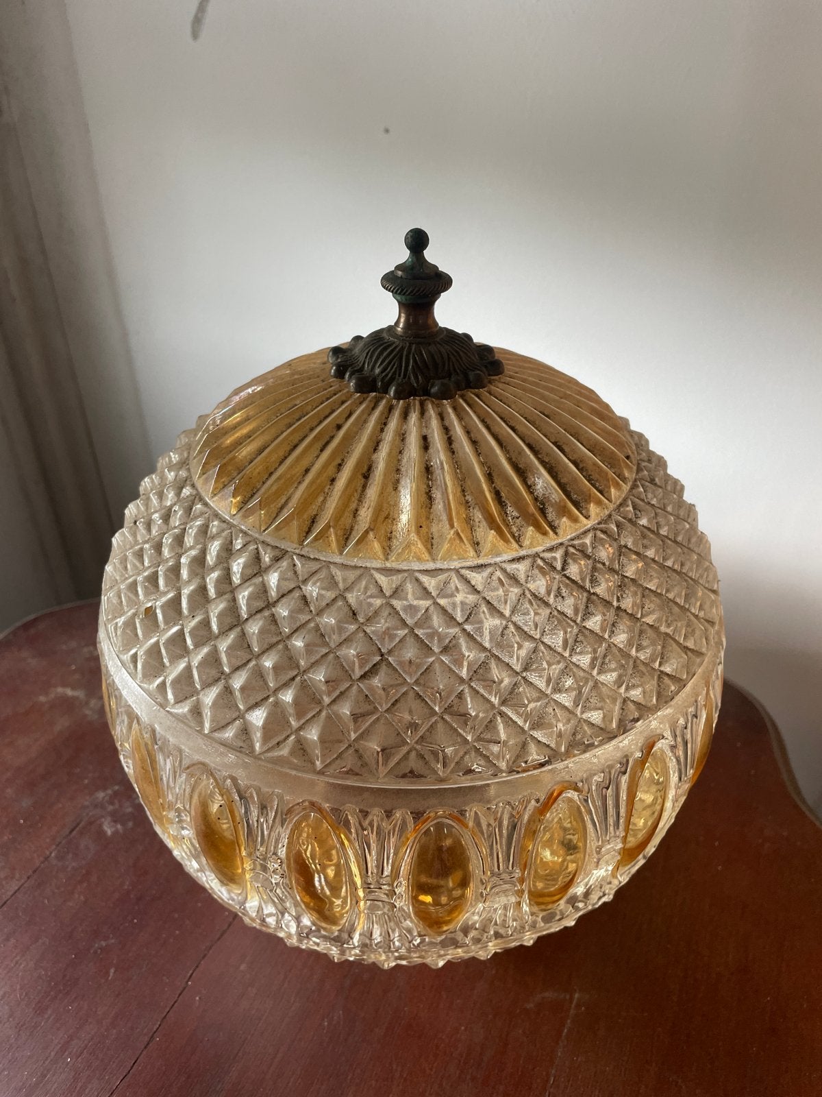Vintage glazen lampenkap met messing detail, Antiek en Kunst, Ophalen of Verzenden