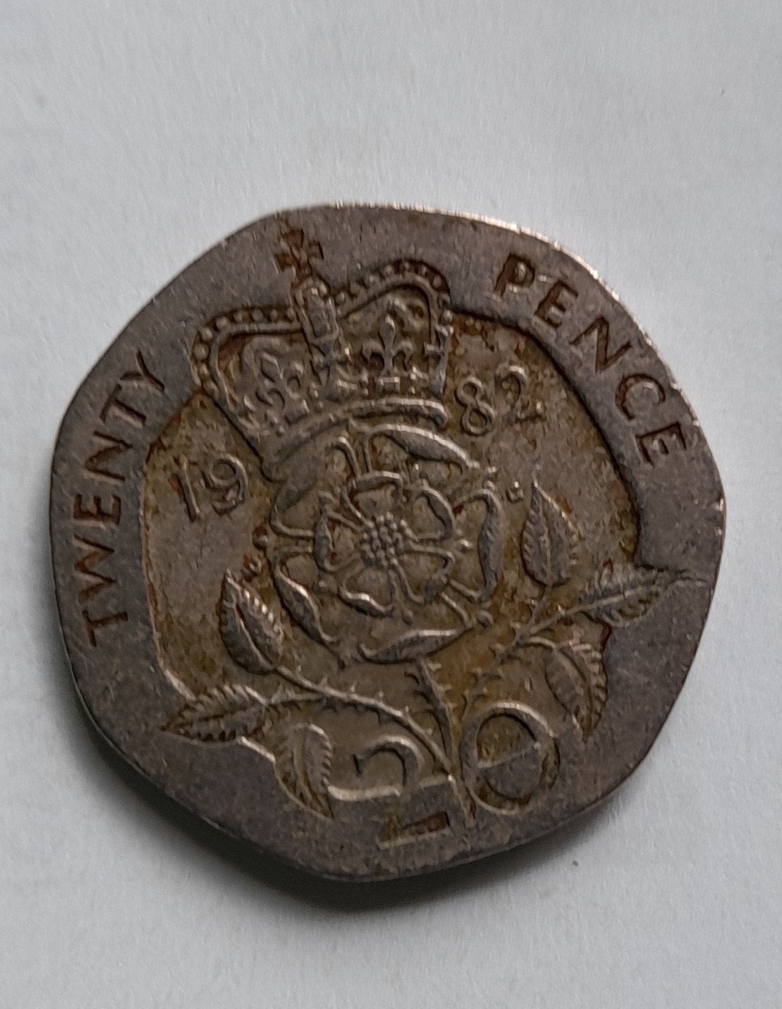 20 TWENTY PENCE 1982 ELIZABETH 11, Postzegels en Munten, Ophalen of Verzenden, Overige landen