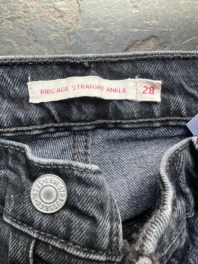 Levi's Ribcage Straight Ankle Jeans - Maat 28, Ophalen of Verzenden, Zo goed als nieuw, Zwart, W28 - W29 (confectie 36)