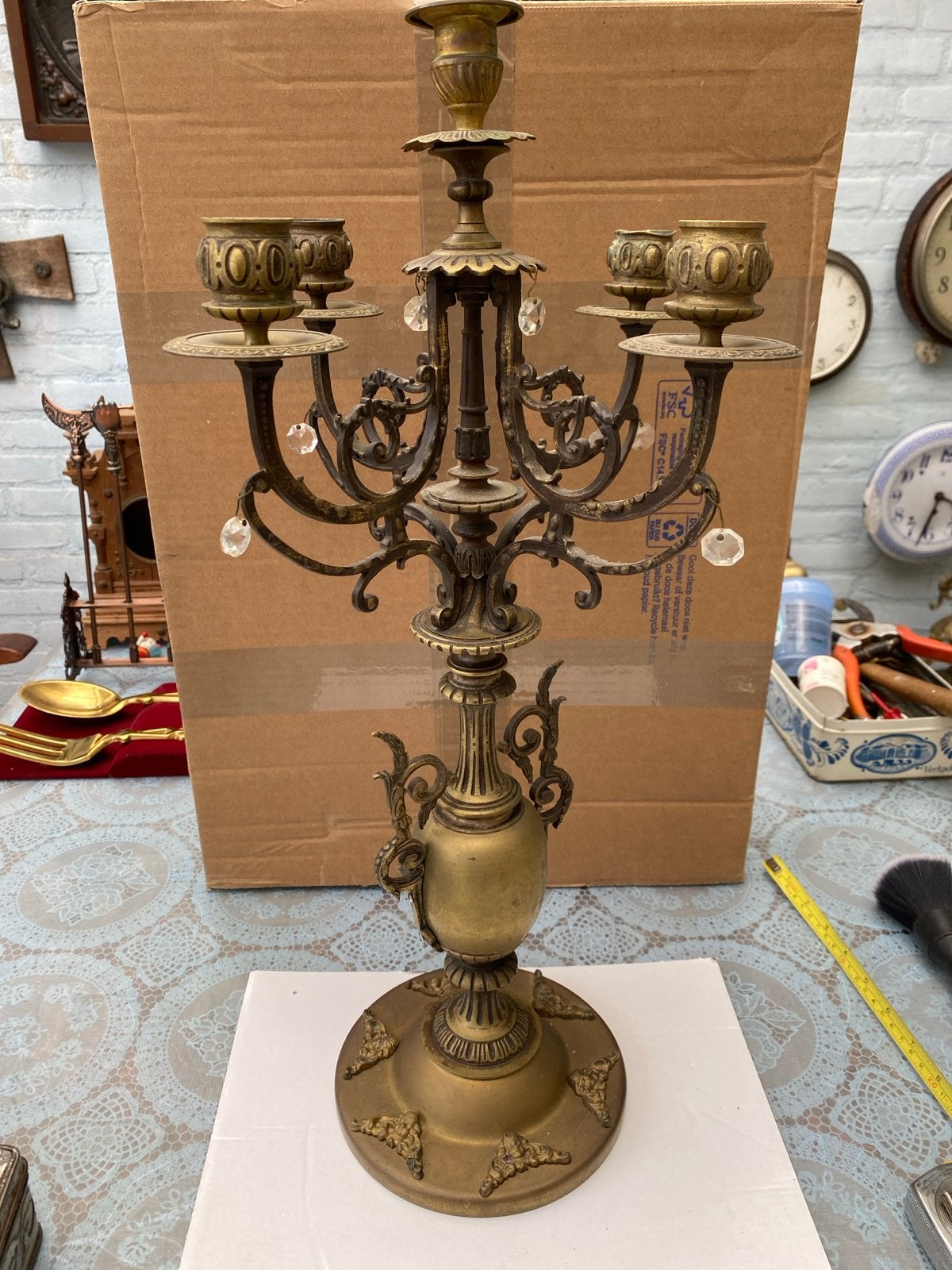 Antieke messing kandelaar met 5 armen en kristallen, Antiek en Kunst, Ophalen of Verzenden, Koper of Brons