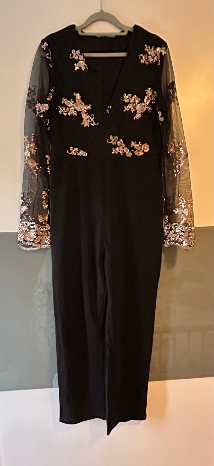 Chique Zwarte Onesie met Gouden Pailletten Maat L, Kleding | Dames, Jumpsuits, Ophalen of Verzenden, Nieuw, Maat 42/44 (L), Zwart
