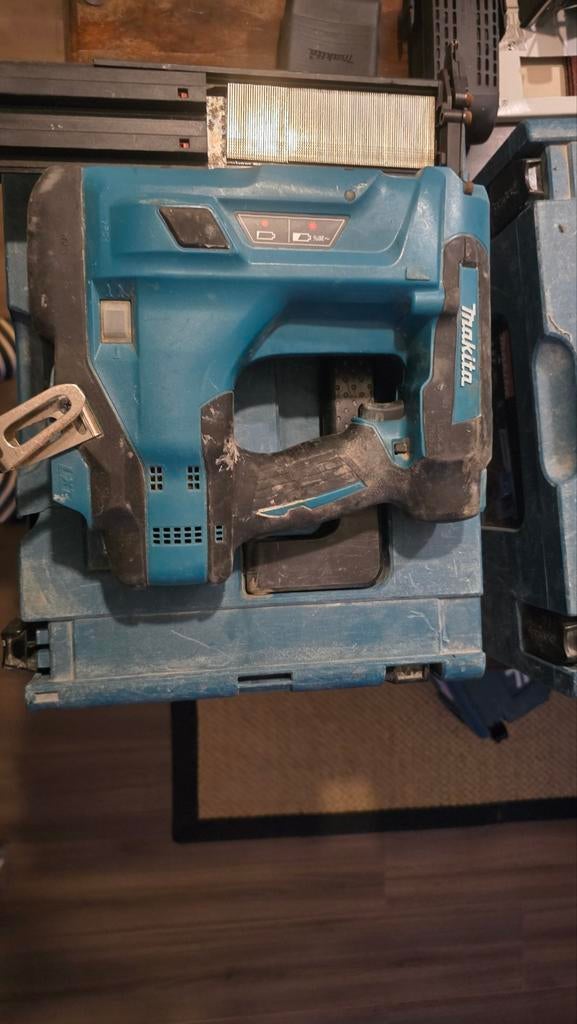 Makita DBN500ZJ 18V LXT Nagelpistool 50mm (2"), Doe-het-zelf en Verbouw, Gereedschap | Handgereedschap, Ophalen of Verzenden, Gebruikt