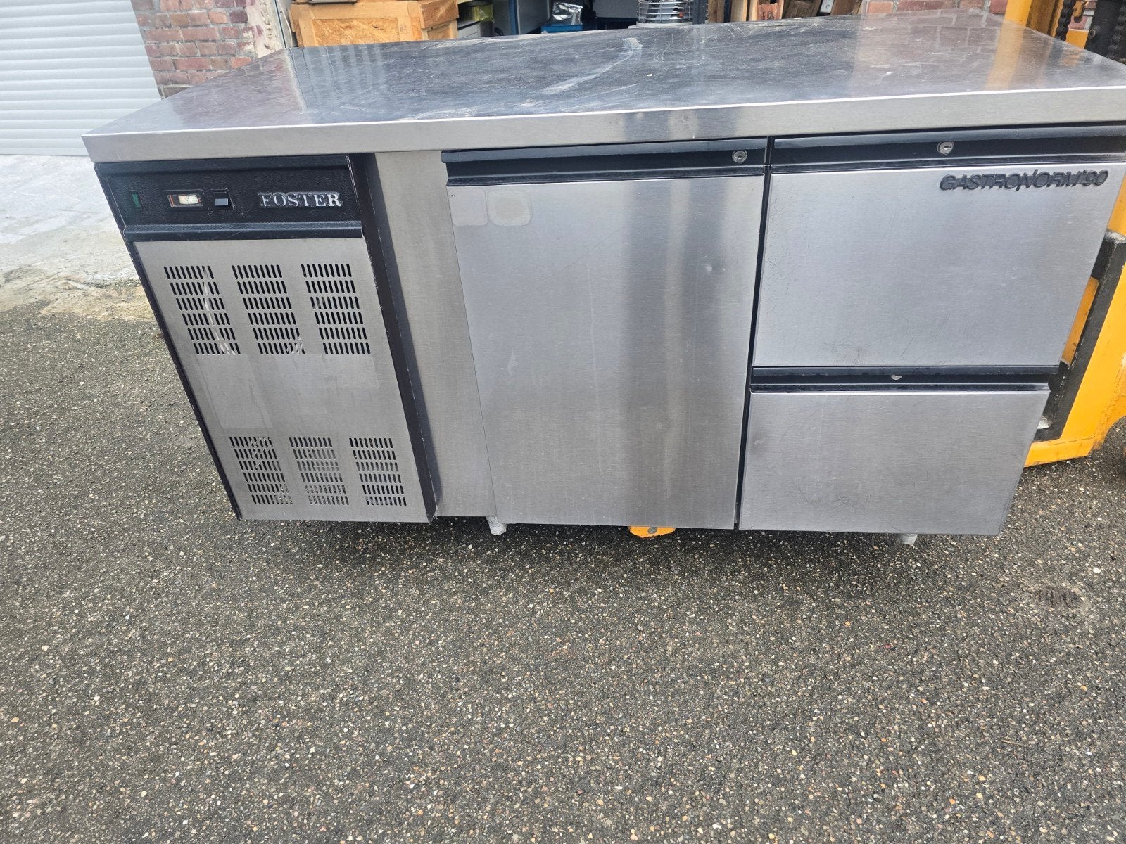Barkoeling
merk Foster, Minder dan 75 liter, Ophalen, Zonder vriesvak