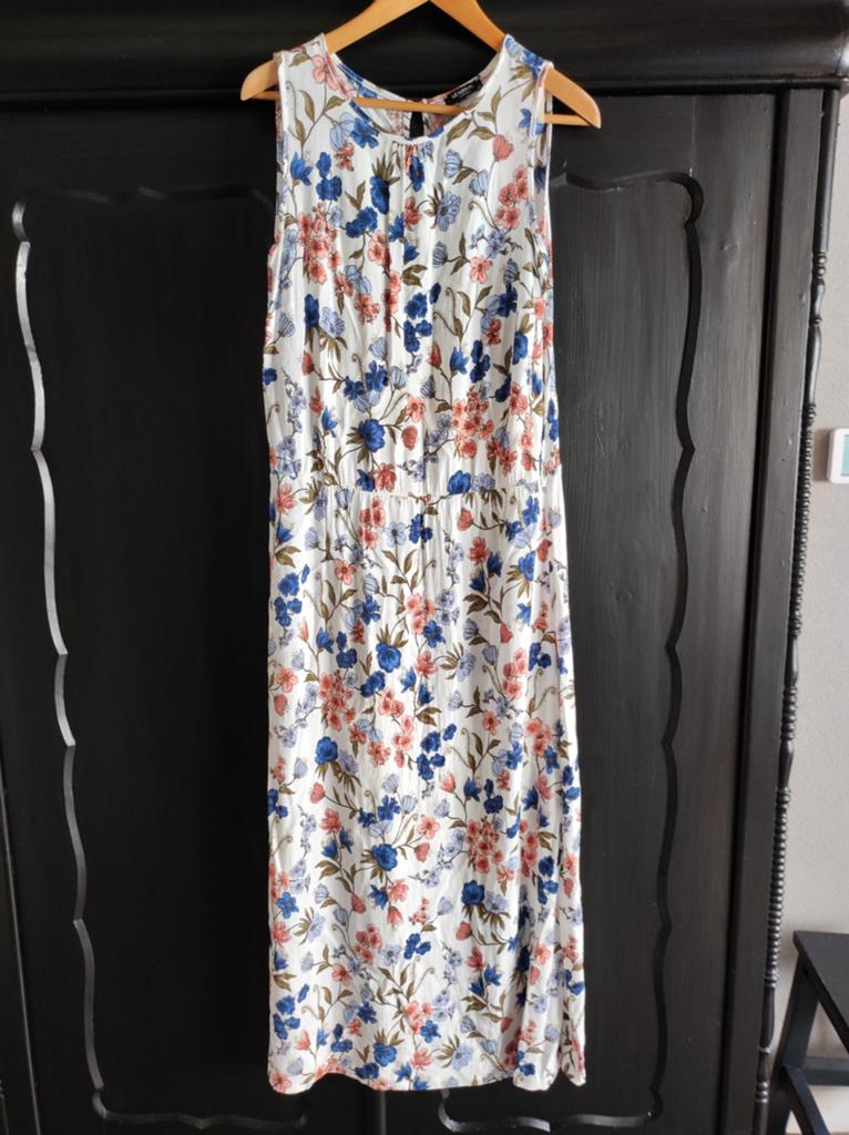 LC WAIKIKI jurk maat 44 bloemen, Kleding | Dames, Jurken, Ophalen of Verzenden, Zo goed als nieuw, Maat 42/44 (L), Onder de knie