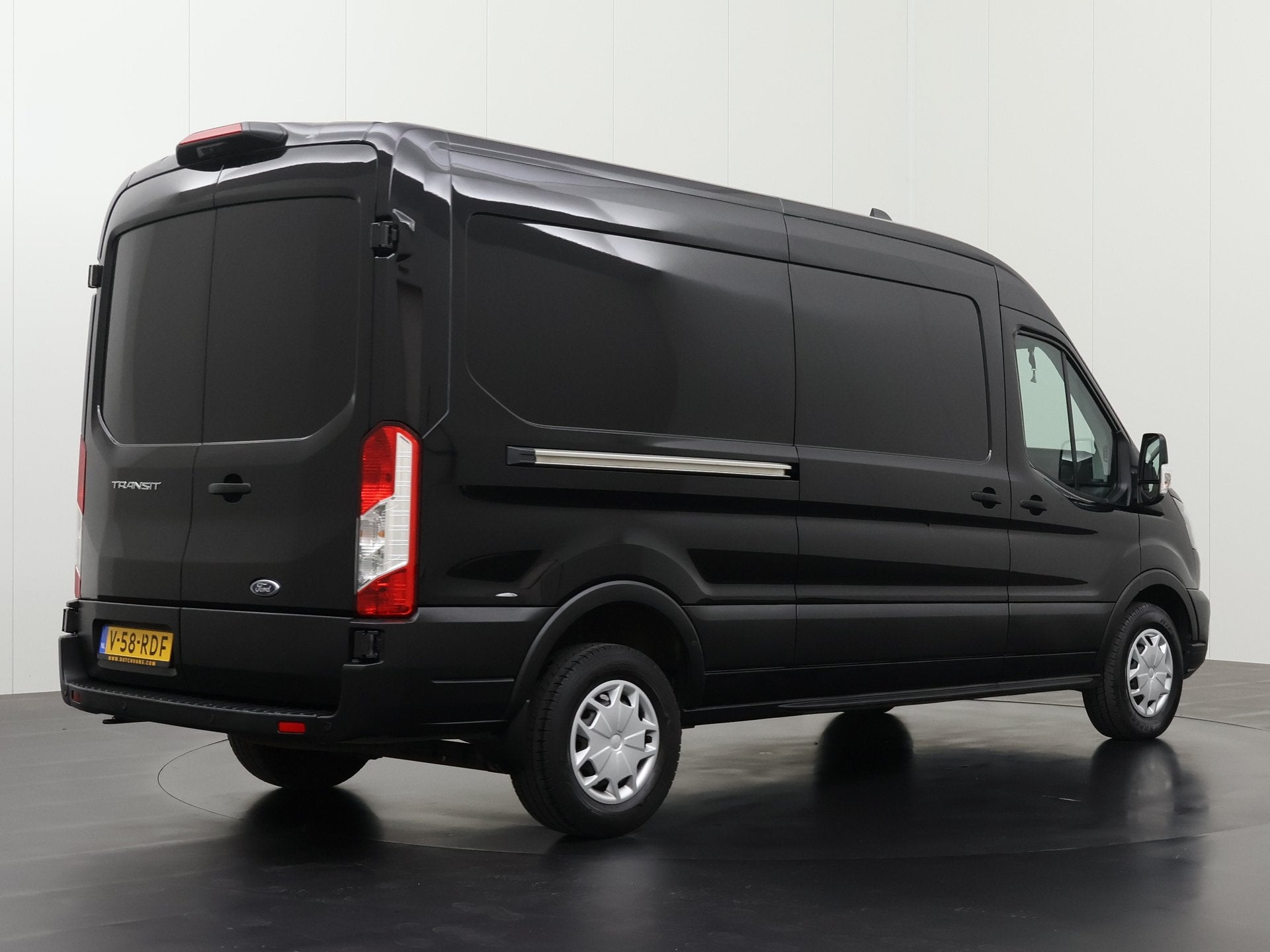 Foto 2 van Ford Transit 2.0TDCi 130PK L3H2 | Airco | Cruise | 3-Zits |