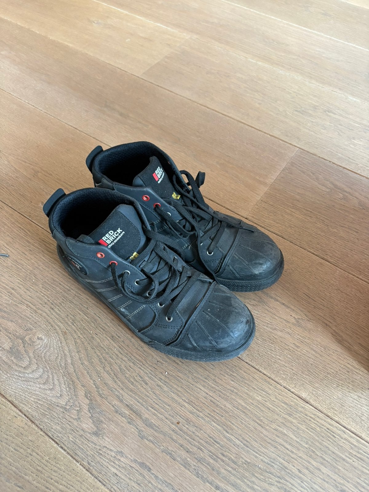 Nette werkschoenen met harde neus., Ophalen, Zo goed als nieuw