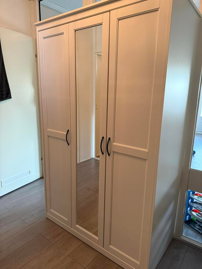 Zo goed als nieuwe kledingkast met spiegel, Huis en Inrichting, Met plank(en), 100 tot 150 cm, Ophalen of Verzenden, Zo goed als nieuw