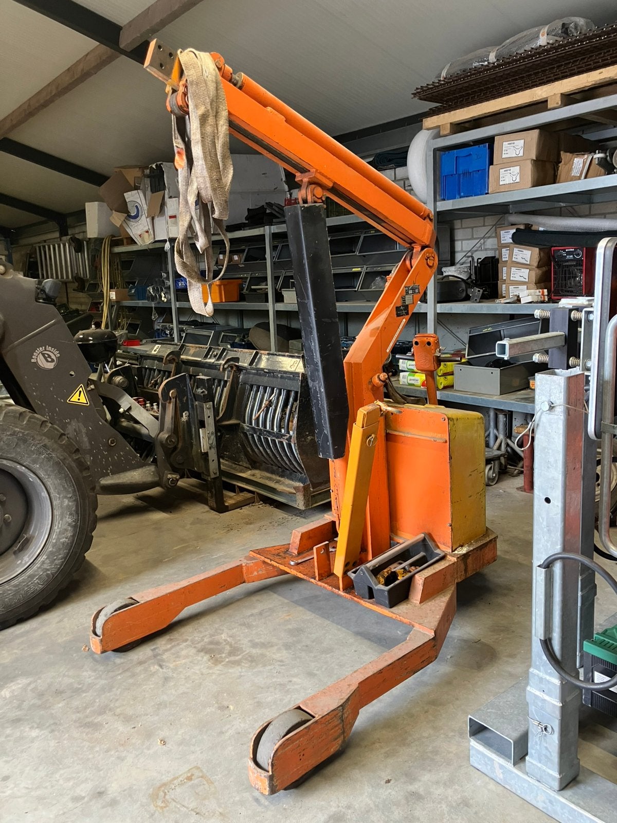 Elektrische motortakel goedwerkend 1500 kg, Doe-het-zelf en Verbouw, Lieren en Takels, Ophalen, Zo goed als nieuw