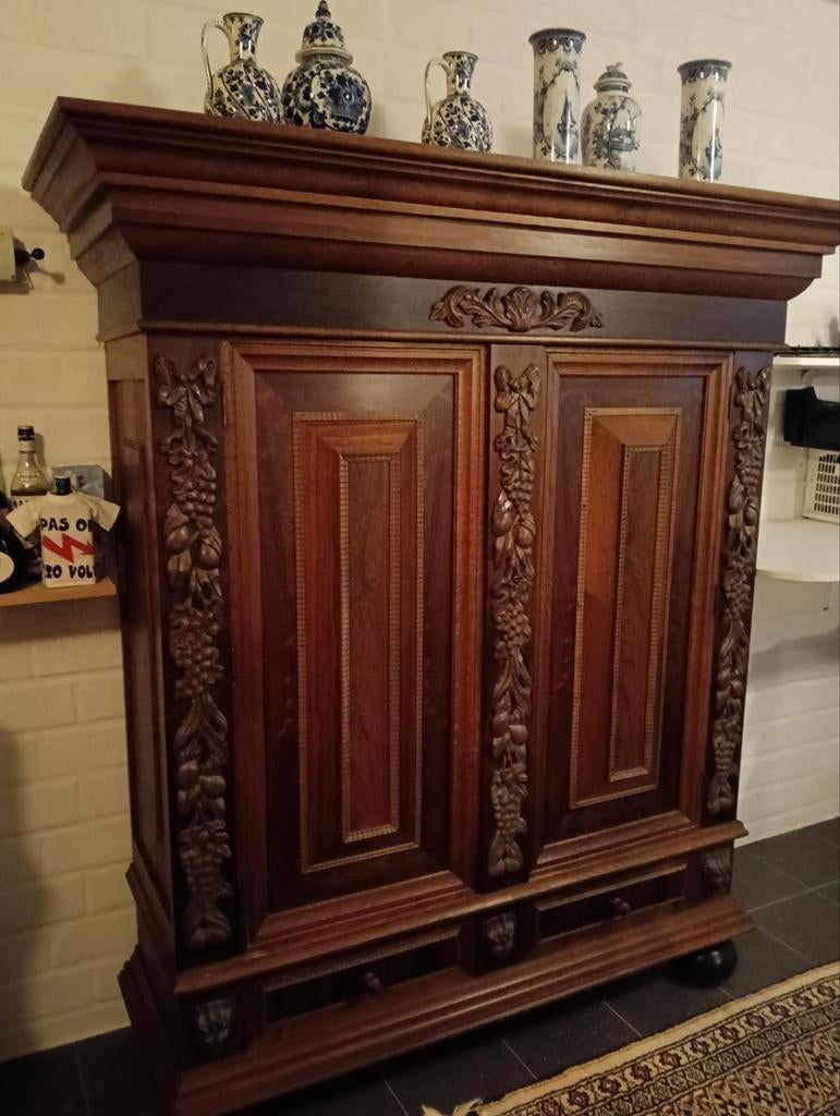 Antieke kast, Ophalen