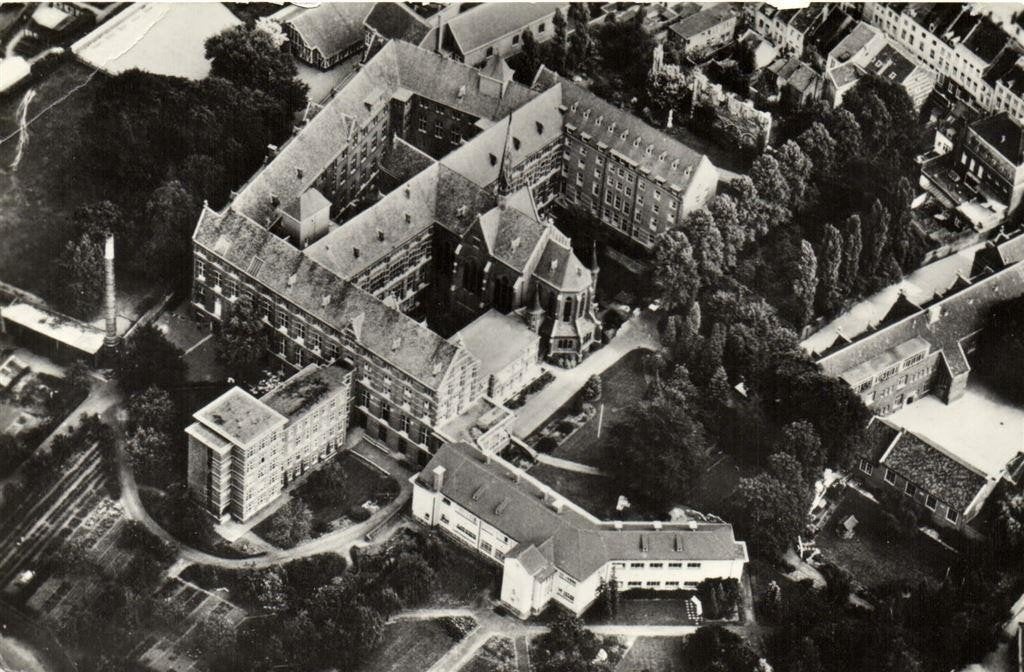 Broeders f.i.c. - De Beyart, Maastricht - luchtfoto - ongelo, Ophalen of Verzenden, 1940 tot 1960, Ongelopen, Limburg