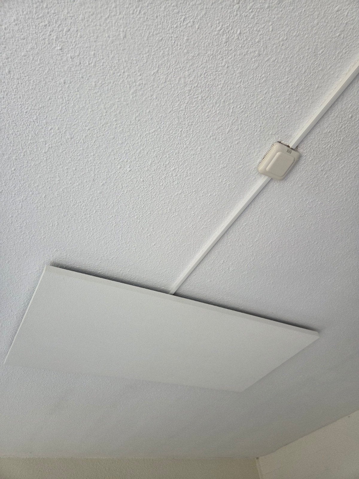 Infrarood verwarmingspaneel voor wand- of plafondmontage, Doe-het-zelf en Verbouw, Ophalen, 500 tot 800 watt, Minder dan 30 cm