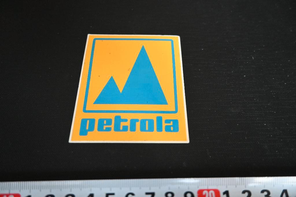 sticker PETROLA  logo, Verzamelen, Stickers, Zo goed als nieuw, Ophalen